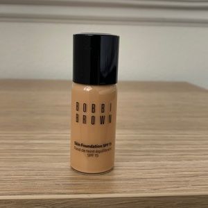 Bobbi Brown Foundation
